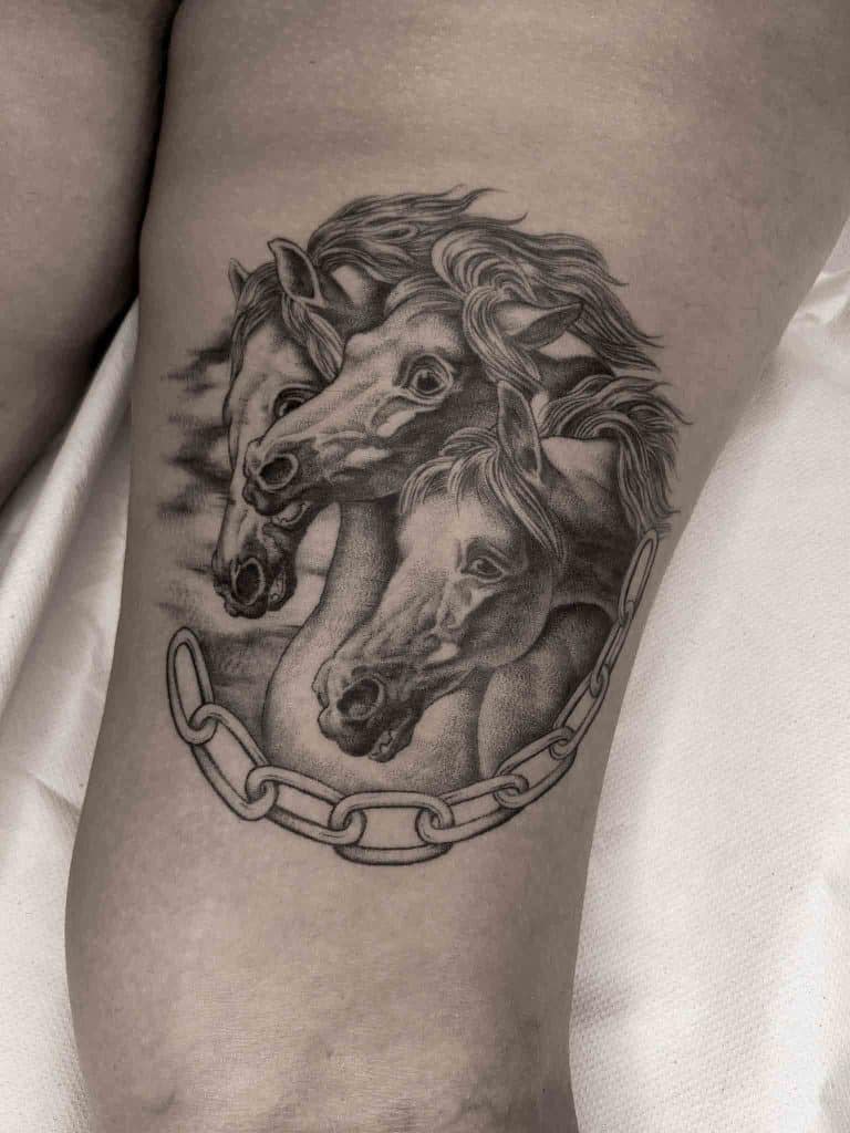pharaohs horses tattoo puntillismo en madrid