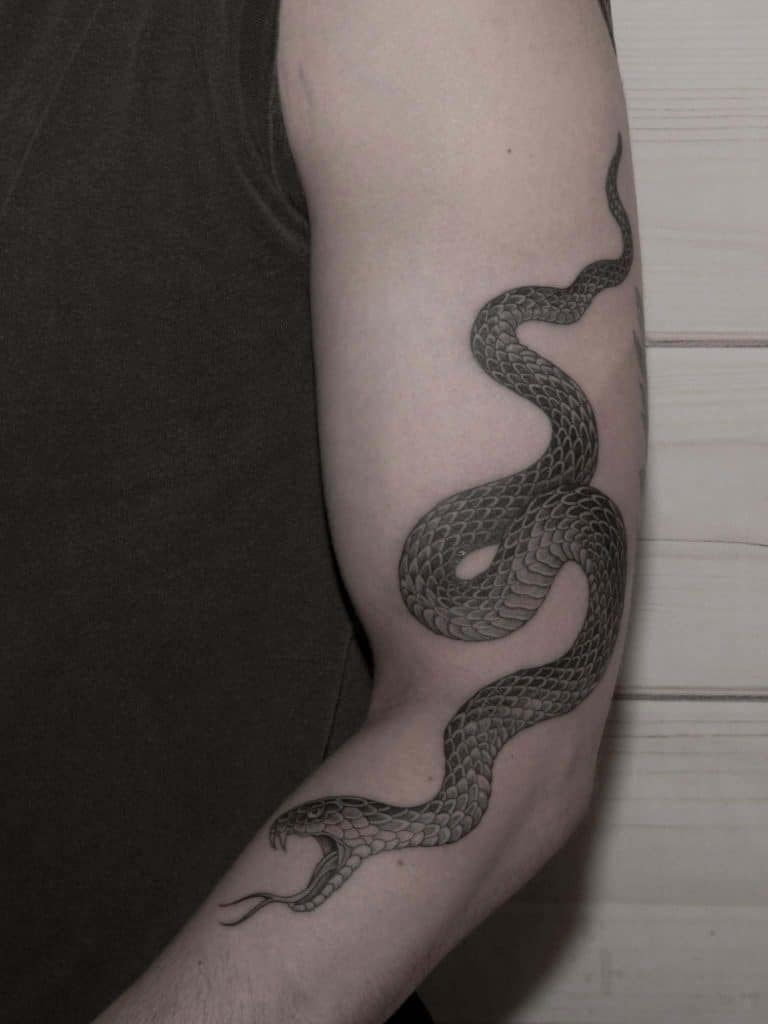 tatuaje de serpiente en madrid